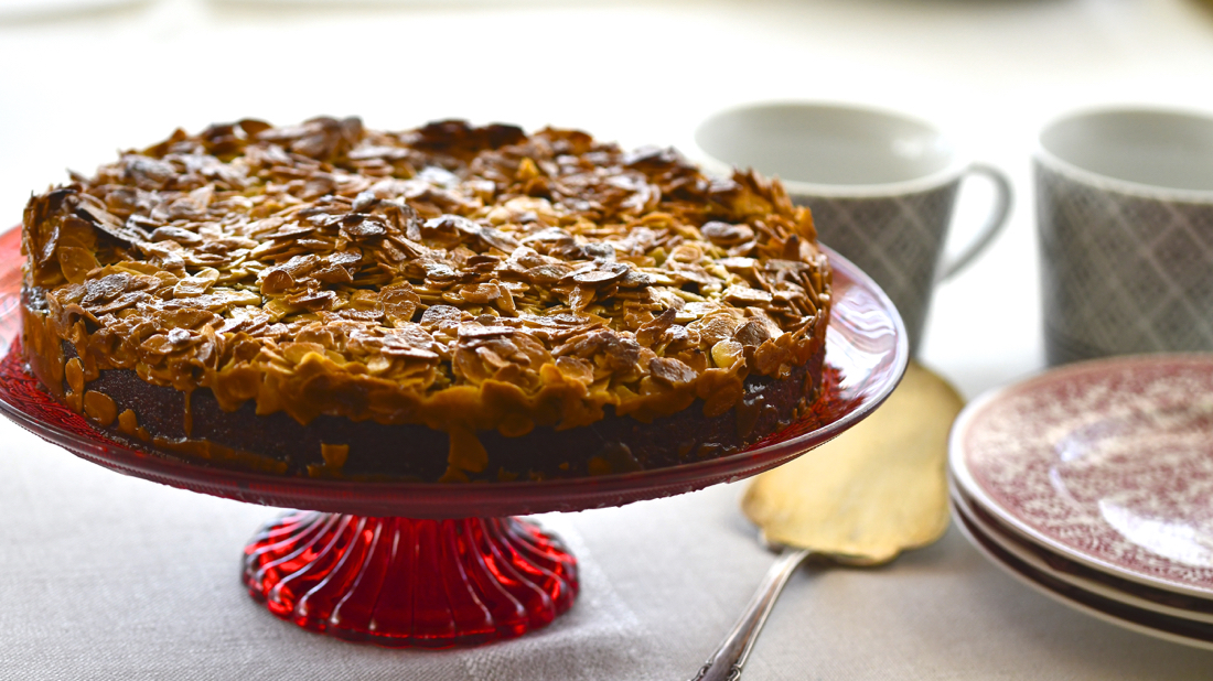 Toscakaka (Caramel Almond Cake). Video receta
