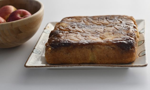 Bizcocho cuatro cuartos con manzana. Video receta