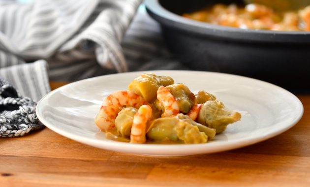 Alcachofas con langostinos. Video receta